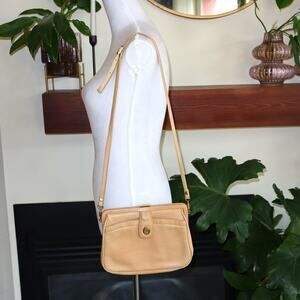 Vintage Tan FS Originals Leather Crossbody with Gold Clasp